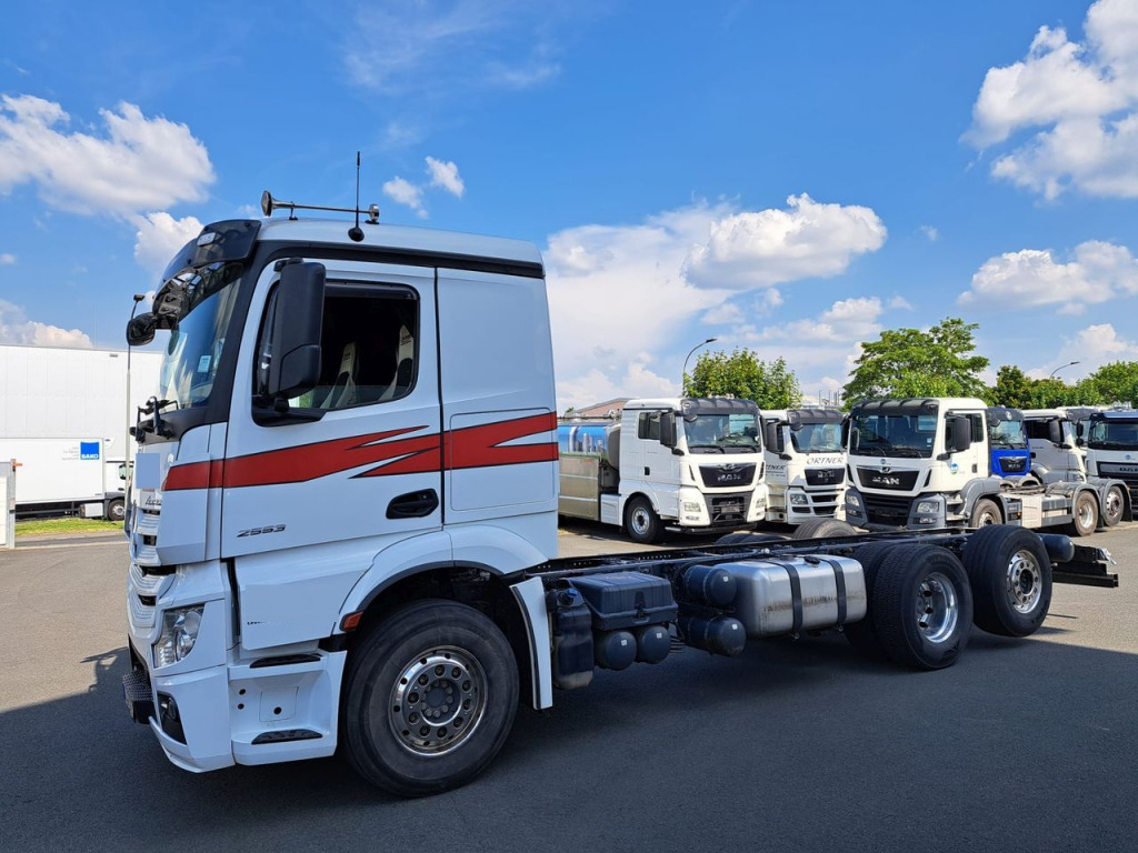 Mercedes Benz 2553 Actros 6x2  (Nr. 5804) - Cab chassis truck: picture 3 Mercedes Benz 2553 Actros 6x2  (Nr. 5804) - Cab chassis truck: picture 3