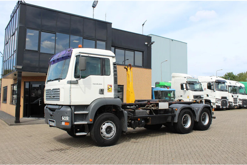 MAN TGA 26.360 * 6X4 * EURO 3 * - Cable system truck: picture 1 MAN TGA 26.360 * 6X4 * EURO 3 * - Cable system truck: picture 1