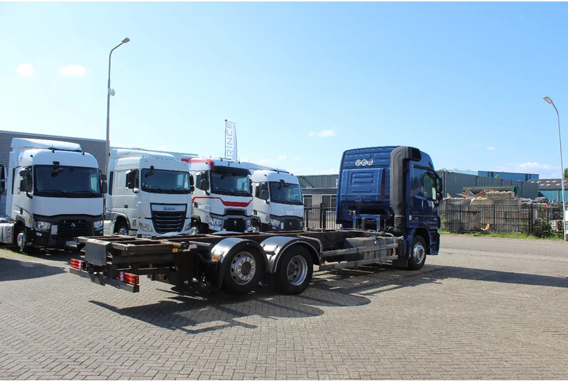 Mercedes-Benz Actros 2541 * EURO5 * 6X2 * FULL AIR * - Cab chassis truck: picture 3 Mercedes-Benz Actros 2541 * EURO5 * 6X2 * FULL AIR * - Cab chassis truck: picture 3