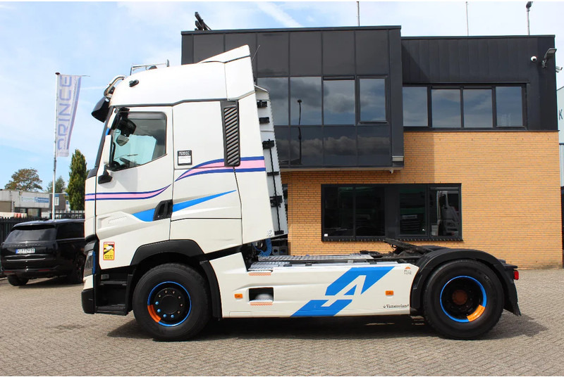Renault T520 * RETARDER * 4X2 * FULL OPTION * HYDRAULIC * - Tractor unit: picture 2 Renault T520 * RETARDER * 4X2 * FULL OPTION * HYDRAULIC * - Tractor unit: picture 2