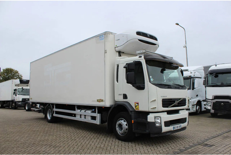 Volvo FE 240 * EURO5 * THERMO KING T-1200R * 4X2 * - Refrigerator truck: picture 4 Volvo FE 240 * EURO5 * THERMO KING T-1200R * 4X2 * - Refrigerator truck: picture 4