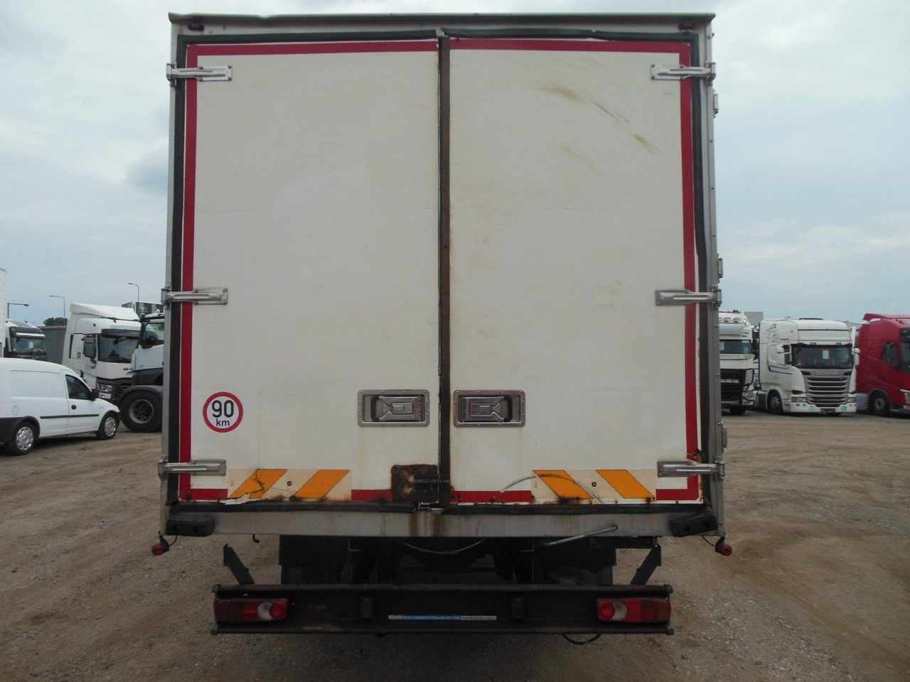 Box van Iveco EUROCARGO 75E14: picture 10