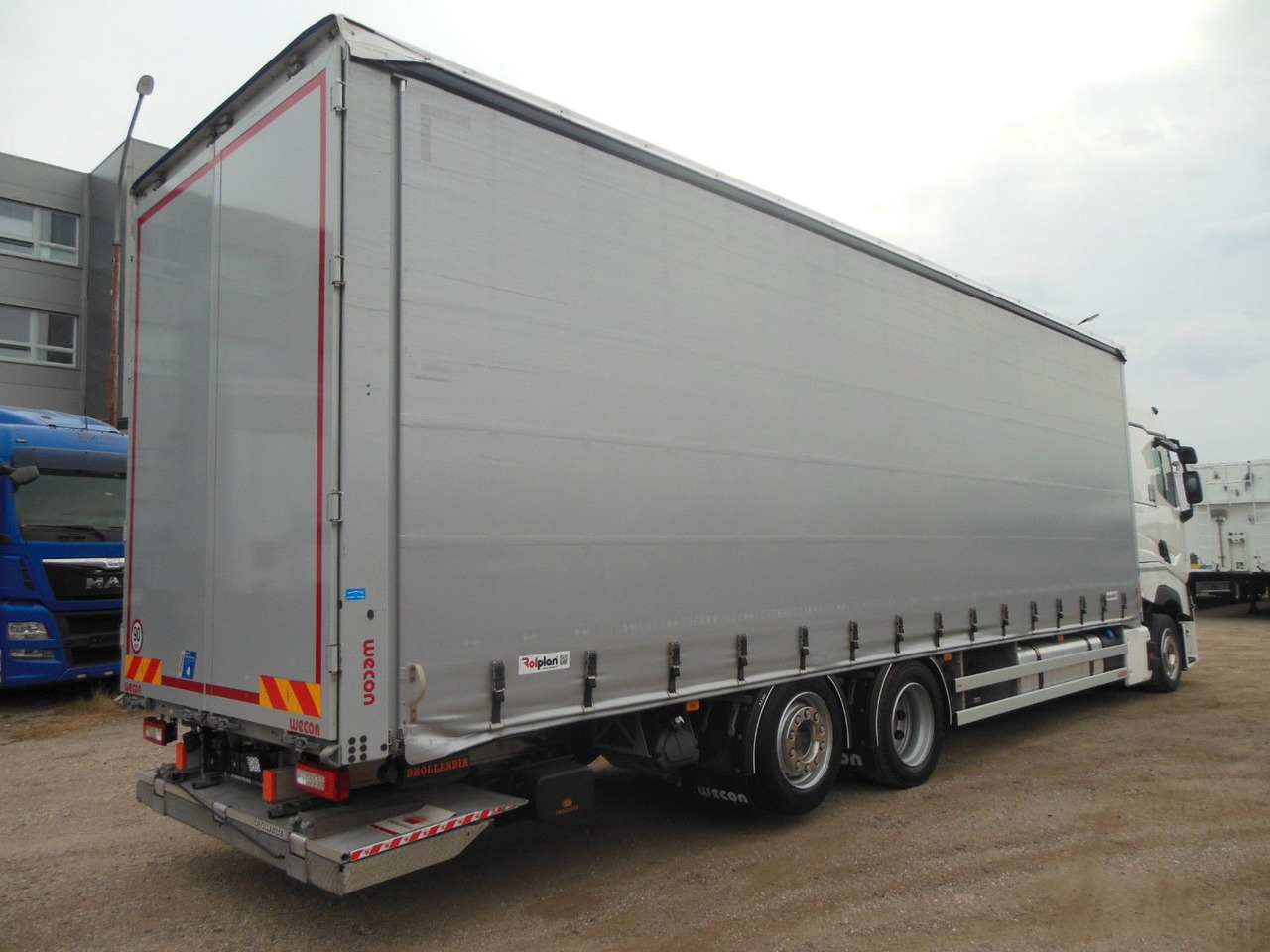Renault T 440, 6X2, D-HOLLANDIA, 23 PALETTEN, WIE NEUE! - Curtainsider truck: picture 3 Renault T 440, 6X2, D-HOLLANDIA, 23 PALETTEN, WIE NEUE! - Curtainsider truck: picture 3