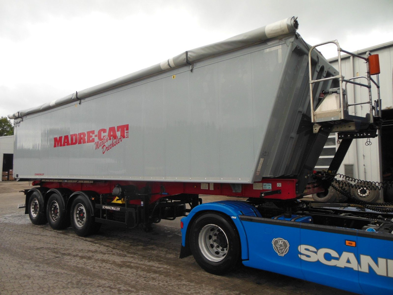 Schwarzmüller KIS 3/E, SAF, 49M3, ACHSEN 9 TONE, TOP - Tipper semi-trailer: picture 2 Schwarzmüller KIS 3/E, SAF, 49M3, ACHSEN 9 TONE, TOP - Tipper semi-trailer: picture 2