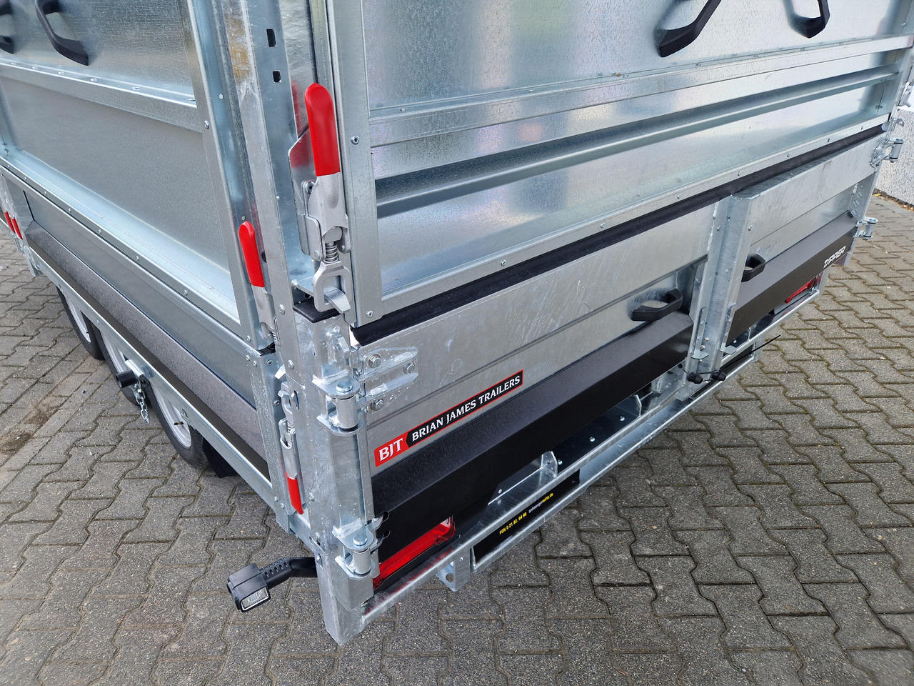Brian James Trailer Tipper 526-4020 400x200x100cm Aufsatz elek. blackline LED Tridem 3500kg Aktion - Tipper trailer: picture 2 Brian James Trailer Tipper 526-4020 400x200x100cm Aufsatz elek. blackline LED Tridem 3500kg Aktion - Tipper trailer: picture 2