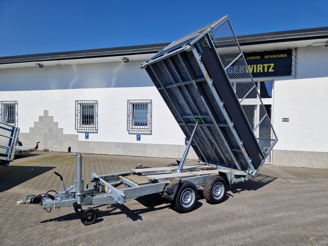COBALT+ 335x180x40cm black +40cm hohe Aluwände Rampen Stützen Laubgitter 70cm Parabel 3500kg - Tipper trailer: picture 3 COBALT+ 335x180x40cm black +40cm hohe Aluwände Rampen Stützen Laubgitter 70cm Parabel 3500kg - Tipper trailer: picture 3