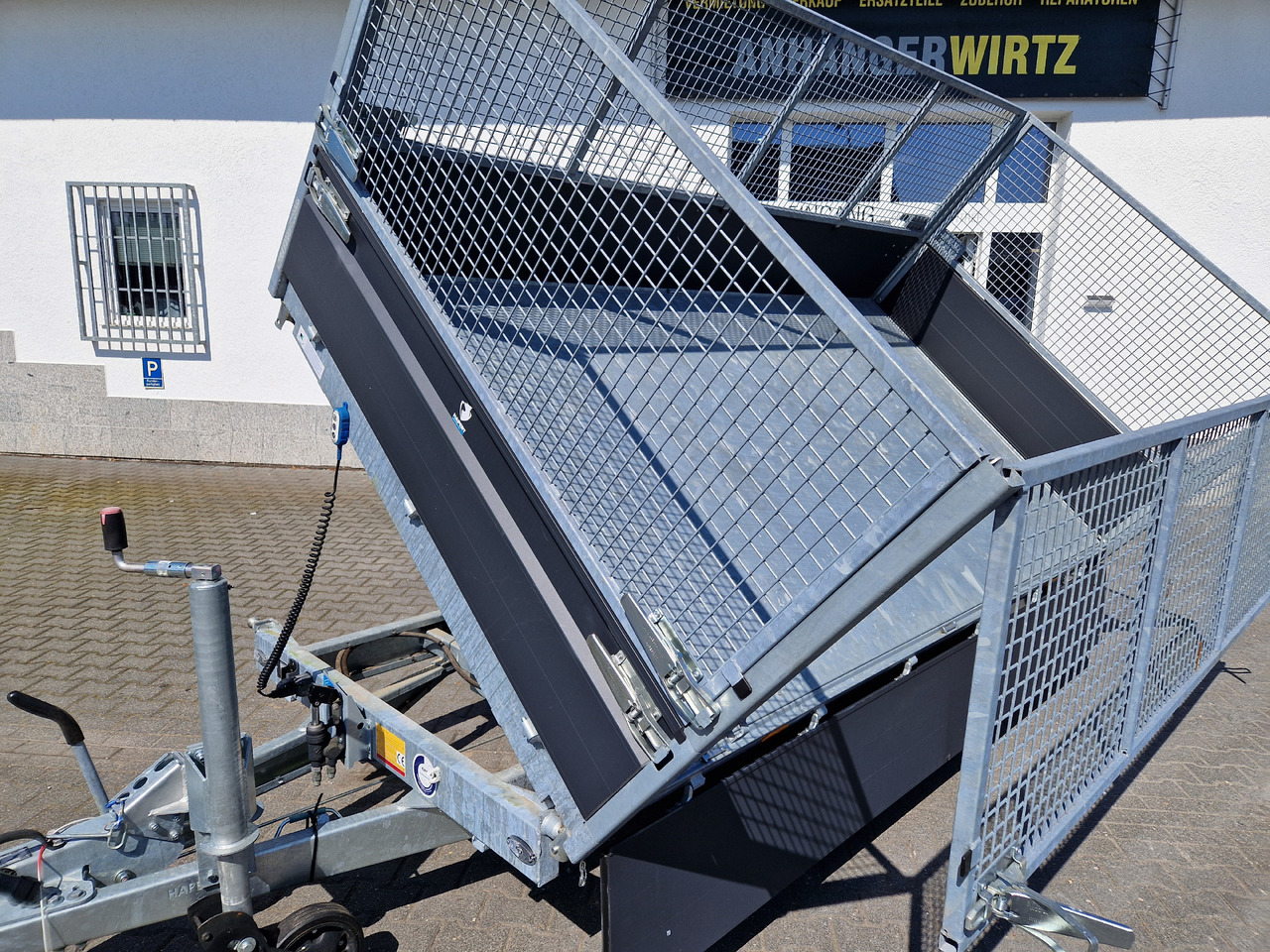 COBALT+ 335x180x40cm black +40cm hohe Aluwände Rampen Stützen Laubgitter 70cm Parabel 3500kg - Tipper trailer: picture 2 COBALT+ 335x180x40cm black +40cm hohe Aluwände Rampen Stützen Laubgitter 70cm Parabel 3500kg - Tipper trailer: picture 2