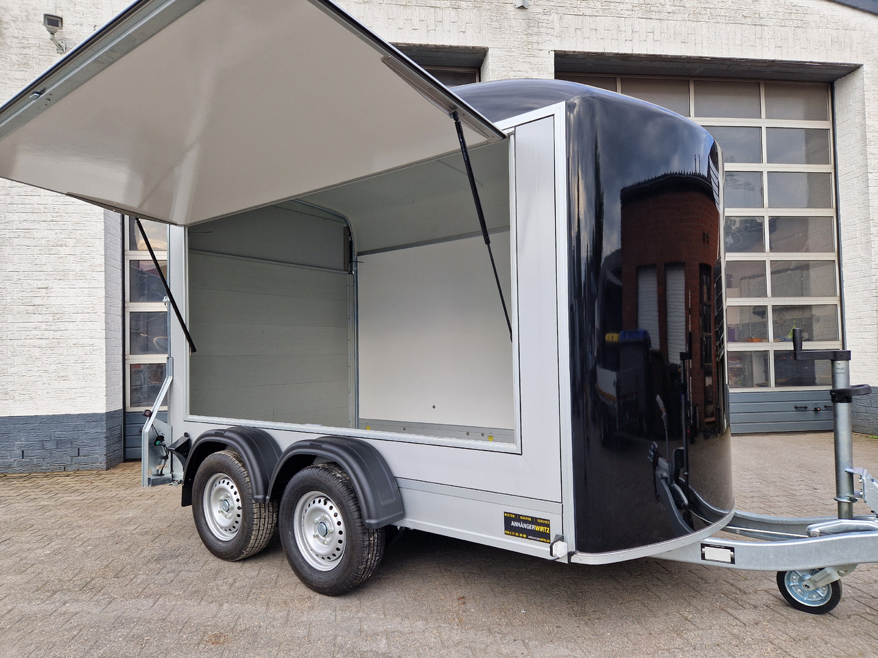 Cargo Roadster 500 312x167x199cm Sandwich Poly schwarz Seitenklappe Seitentür Pullman 100 km/H - Vending trailer: picture 1 Cargo Roadster 500 312x167x199cm Sandwich Poly schwarz Seitenklappe Seitentür Pullman 100 km/H - Vending trailer: picture 1