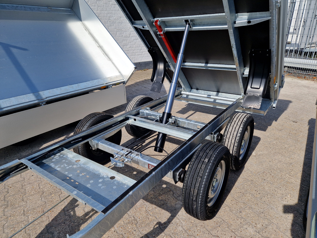 Cheval Liberte Debon Kipper PW 1.2 20 ECO 306x155x30cm 2000kg Modell 2024 - Tipper trailer: picture 4 Cheval Liberte Debon Kipper PW 1.2 20 ECO 306x155x30cm 2000kg Modell 2024 - Tipper trailer: picture 4