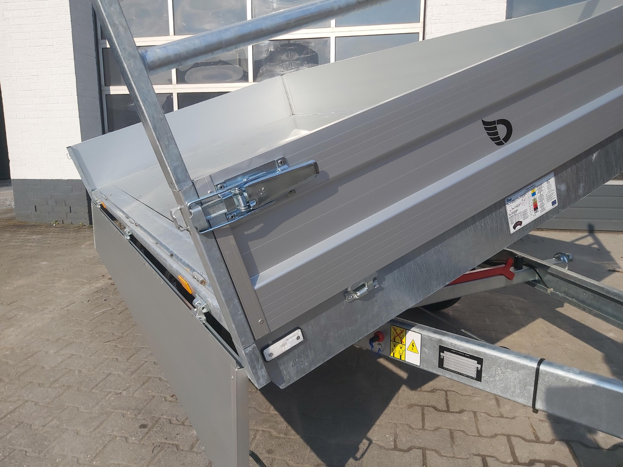 Cheval Liberte Debon Kipper PW 2.4 Basic Elektro 305x180x35cm 2600kg Modell 2024 - Tipper trailer: picture 3 Cheval Liberte Debon Kipper PW 2.4 Basic Elektro 305x180x35cm 2600kg Modell 2024 - Tipper trailer: picture 3