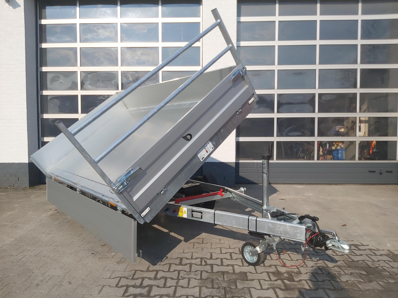 Cheval Liberte Debon Kipper PW 2.4 Basic Elektro 305x180x35cm 2600kg Modell 2024 - Tipper trailer: picture 2 Cheval Liberte Debon Kipper PW 2.4 Basic Elektro 305x180x35cm 2600kg Modell 2024 - Tipper trailer: picture 2