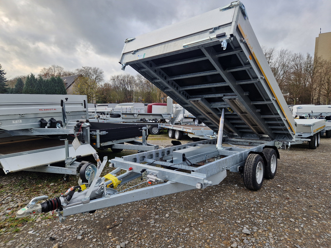 Kipper 4020 406x200x30cm Elektrisch+Notpumpe Rampen Stützen LfH 72 (XL) 3500kg - Tipper trailer: picture 1 Kipper 4020 406x200x30cm Elektrisch+Notpumpe Rampen Stützen LfH 72 (XL) 3500kg - Tipper trailer: picture 1