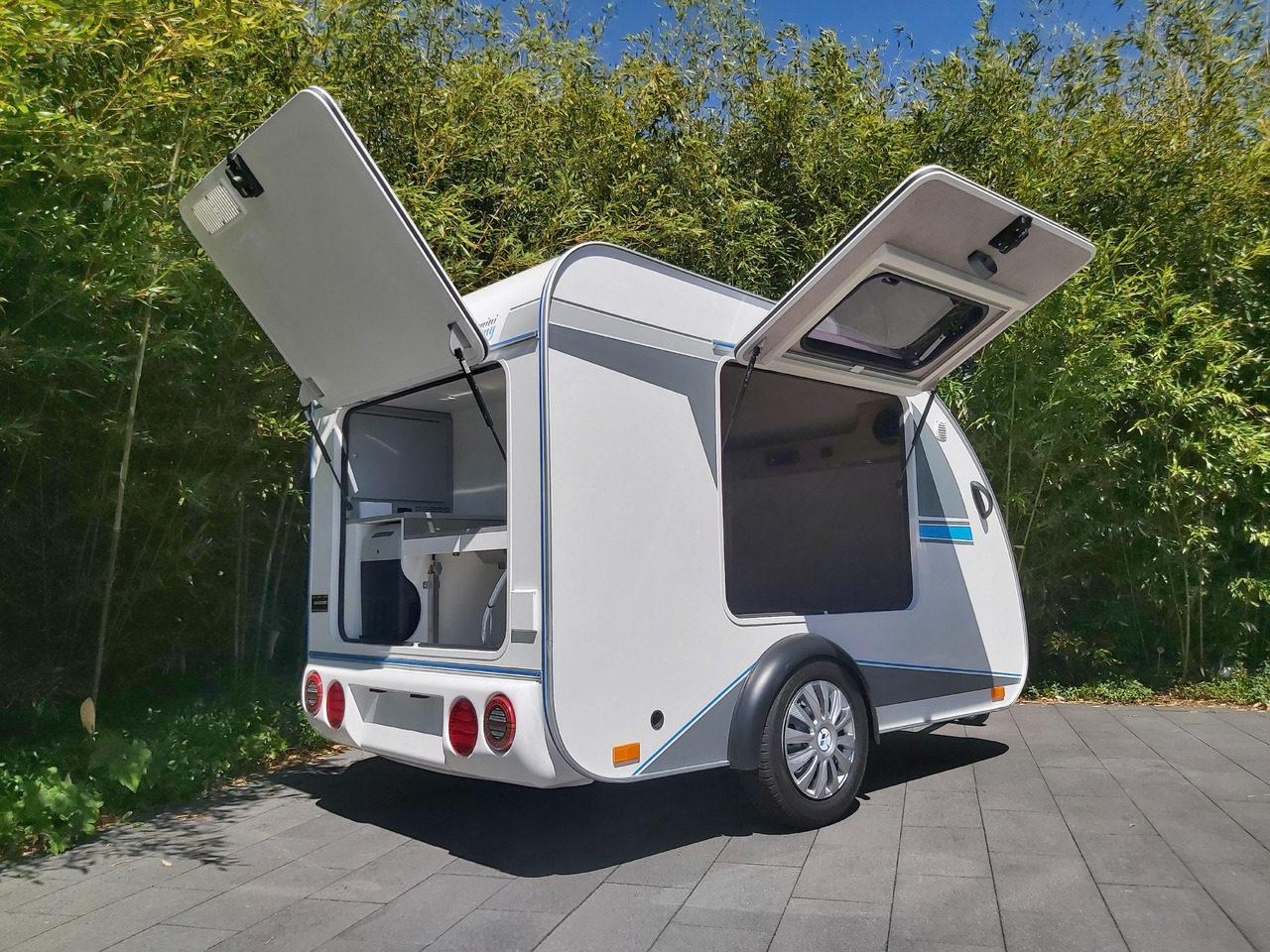 Mini Camper Mini Tommy TMC25 Basic V1 252x140x121cm Küche 100km/H 750kg ohne Bremse Winter Aktion - Caravan: picture 1 Mini Camper Mini Tommy TMC25 Basic V1 252x140x121cm Küche 100km/H 750kg ohne Bremse Winter Aktion - Caravan: picture 1