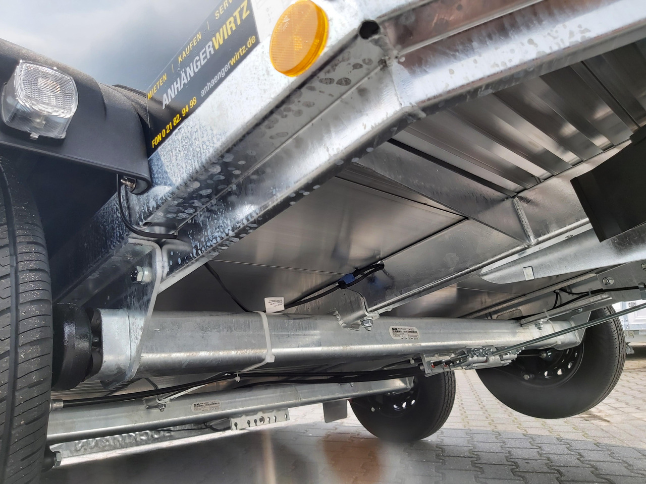 Horse trailer Pferdeanhänger Böckmann Comfort Esprit black Set Sattelkammer Trittschutz 100km/H 2400kg Modell 2024: picture 11