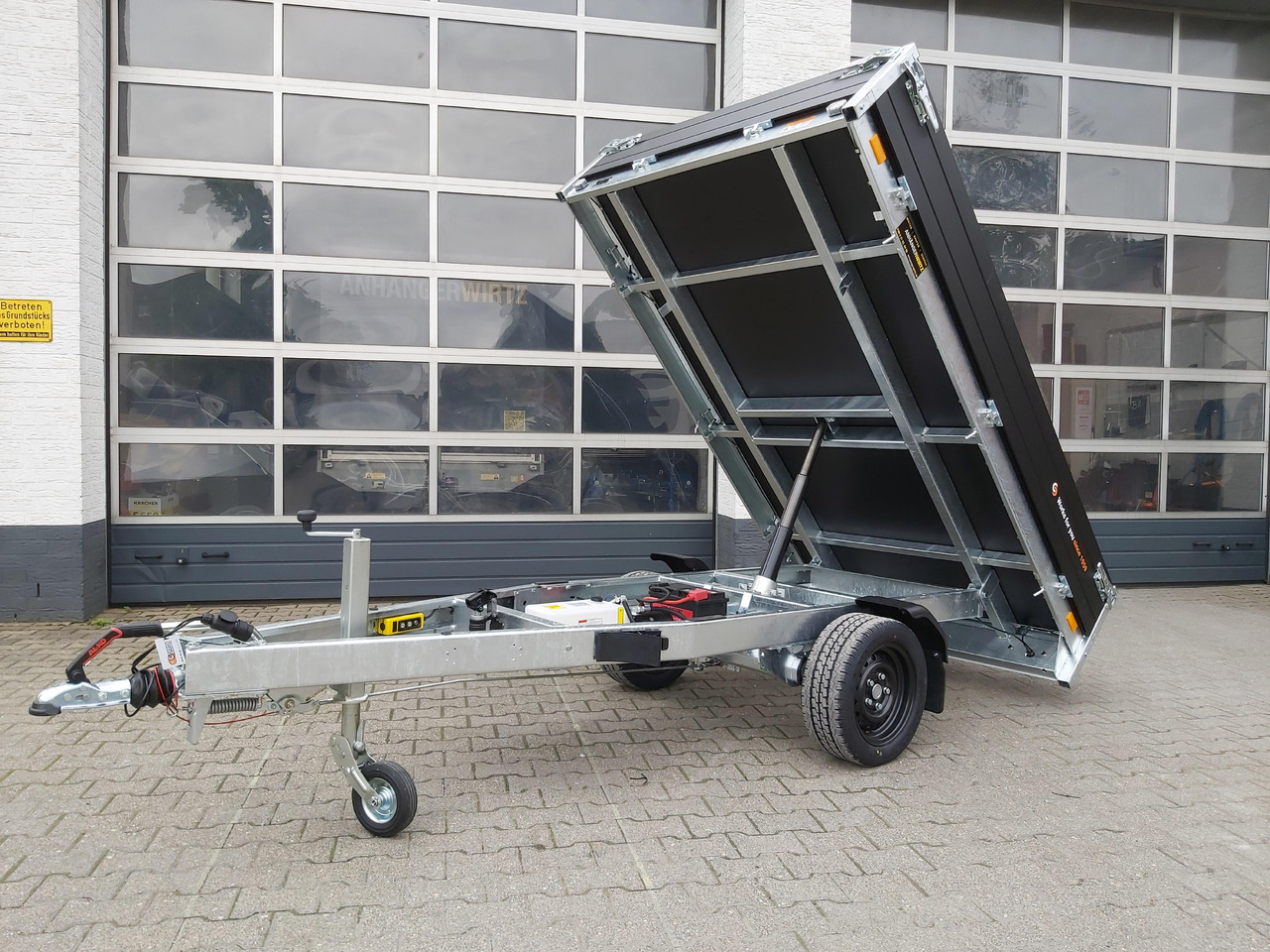 Saris Kipper K1 256 150 1500 1 E 256x150x30cm black Edition Elektro & Notpumpe 13" (S) 1500kg - Tipper trailer: picture 1 Saris Kipper K1 256 150 1500 1 E 256x150x30cm black Edition Elektro & Notpumpe 13" (S) 1500kg - Tipper trailer: picture 1