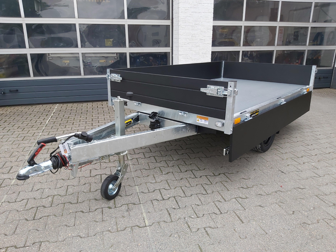 Saris Kipper K1 256 150 1500 1 E 256x150x30cm black Edition Elektro & Notpumpe 13" (S) 1500kg - Tipper trailer: picture 5 Saris Kipper K1 256 150 1500 1 E 256x150x30cm black Edition Elektro & Notpumpe 13" (S) 1500kg - Tipper trailer: picture 5