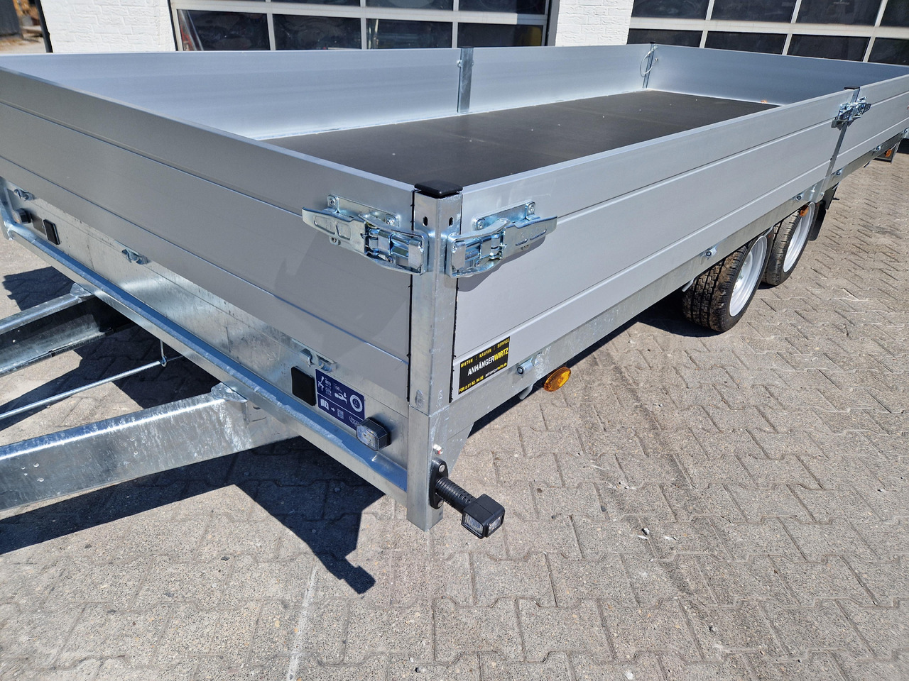 Saris PL HD 506 204 3500 2 506x204x35cm heavy duty LED Beleuchtung (XXL) Modell 2023 - Dropside/ Flatbed trailer: picture 4 Saris PL HD 506 204 3500 2 506x204x35cm heavy duty LED Beleuchtung (XXL) Modell 2023 - Dropside/ Flatbed trailer: picture 4
