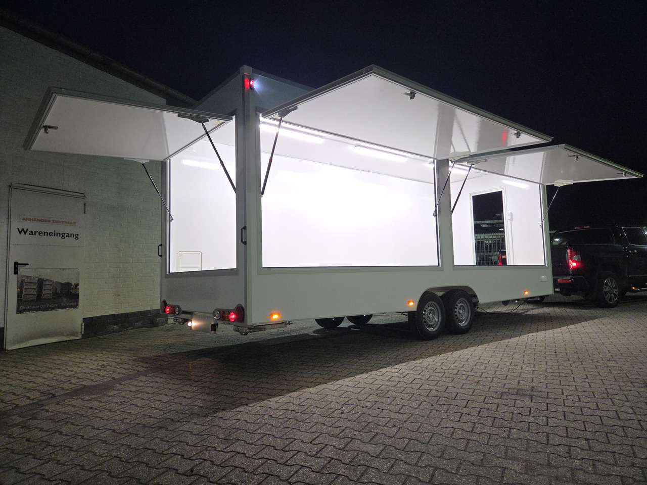 Verkaufsanhänger VKH 623 220 aero retro 620x220x230cm 230V Licht 3000kg - Vending trailer: picture 1 Verkaufsanhänger VKH 623 220 aero retro 620x220x230cm 230V Licht 3000kg - Vending trailer: picture 1
