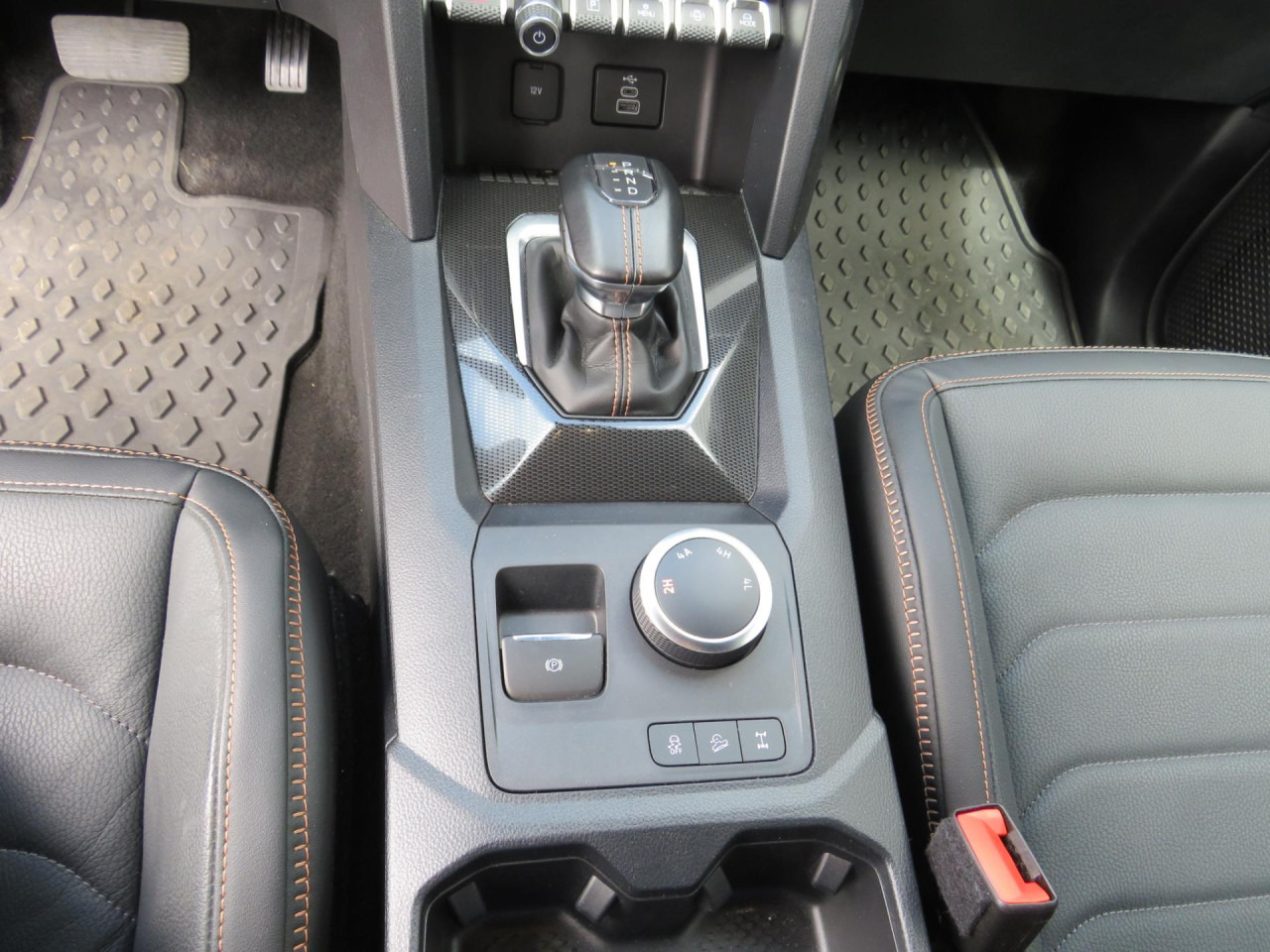 VOLKSWAGEN Amarok PanAmericana 3.0 TDI 177 kW Doka 4MOTION ZV - Pickup truck, Combi van: picture 4 VOLKSWAGEN Amarok PanAmericana 3.0 TDI 177 kW Doka 4MOTION ZV - Pickup truck, Combi van: picture 4