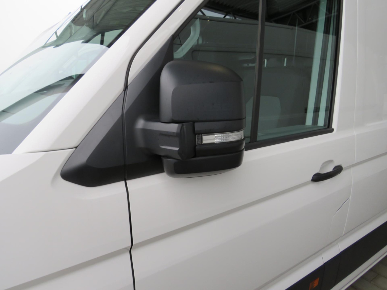 VOLKSWAGEN Crafter 35 L3H3 Kasten 4MOTION Navi ZV - Panel van: picture 2 VOLKSWAGEN Crafter 35 L3H3 Kasten 4MOTION Navi ZV - Panel van: picture 2