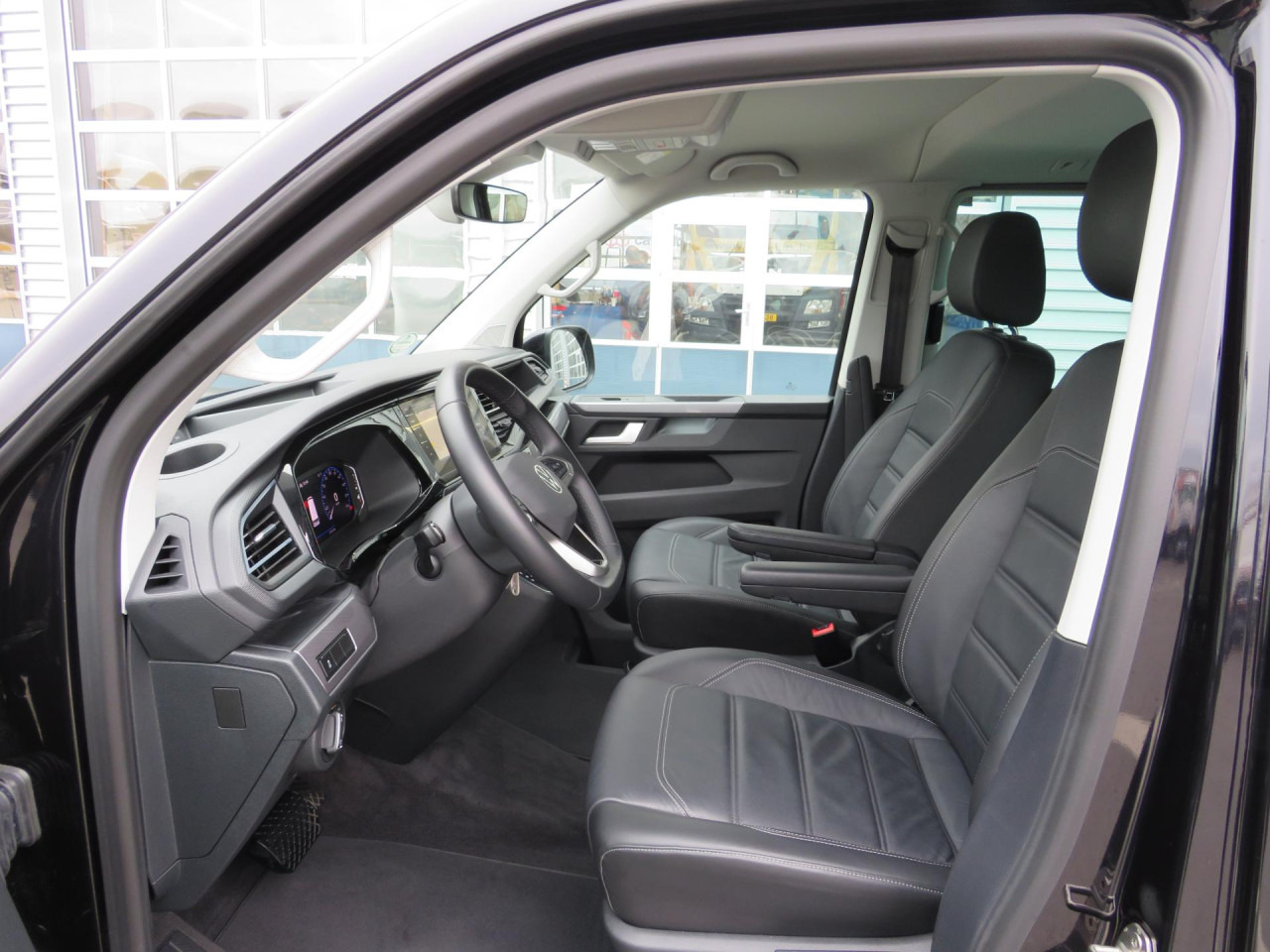 VOLKSWAGEN T6.1 Multivan Comfortline Edition Court Bluetooth - Car: picture 2 VOLKSWAGEN T6.1 Multivan Comfortline Edition Court Bluetooth - Car: picture 2