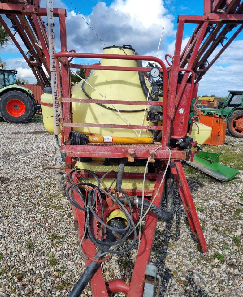 Hardi Commander 2600 - Trailed sprayer: picture 2 Hardi Commander 2600 - Trailed sprayer: picture 2