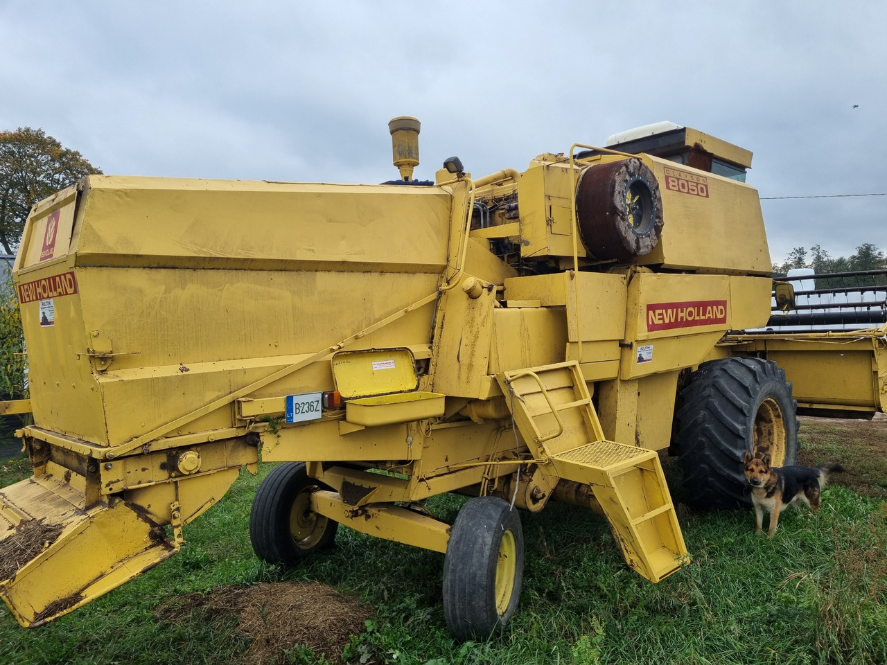 New Holland 8050 - Combine harvester: picture 4 New Holland 8050 - Combine harvester: picture 4