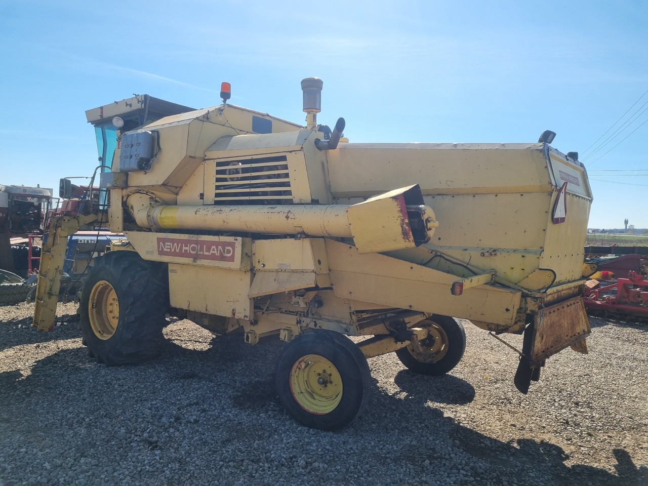 New Holland 8080 - Combine harvester: picture 5 New Holland 8080 - Combine harvester: picture 5