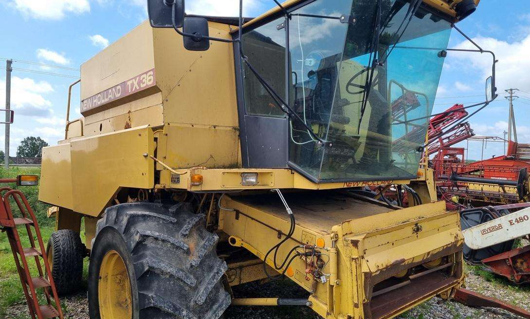 New Holland TX36 - Combine harvester: picture 1 New Holland TX36 - Combine harvester: picture 1
