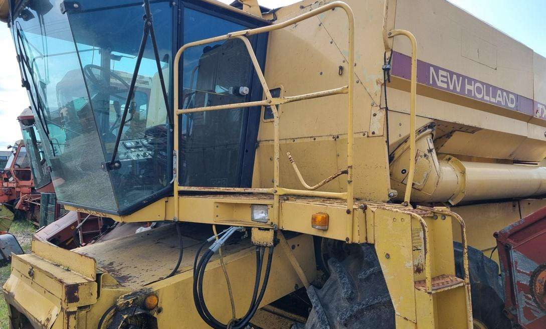 New Holland TX36 - Combine harvester: picture 2 New Holland TX36 - Combine harvester: picture 2