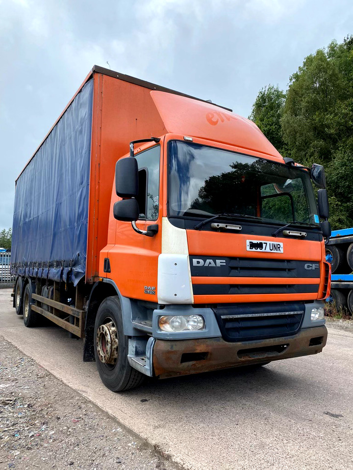 DAF 75CF 310 6X2 - Curtainsider truck: picture 1 DAF 75CF 310 6X2 - Curtainsider truck: picture 1