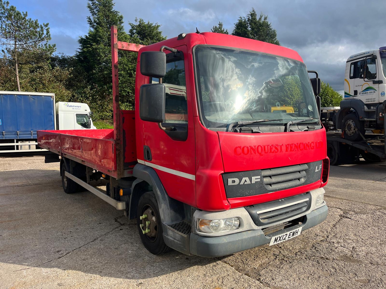 DAF LF 45 160 - Dropside/ Flatbed truck: picture 1 DAF LF 45 160 - Dropside/ Flatbed truck: picture 1