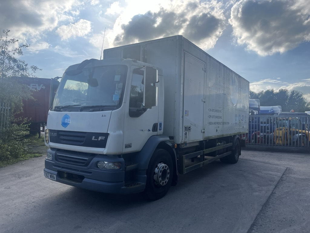 Daf 55LF 220 4x2 Box Van - Box van: picture 2 Daf 55LF 220 4x2 Box Van - Box van: picture 2