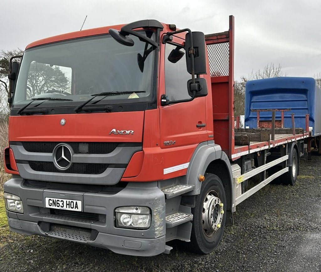 Mercedes Axor 1824 - Dropside/ Flatbed truck: picture 1 Mercedes Axor 1824 - Dropside/ Flatbed truck: picture 1