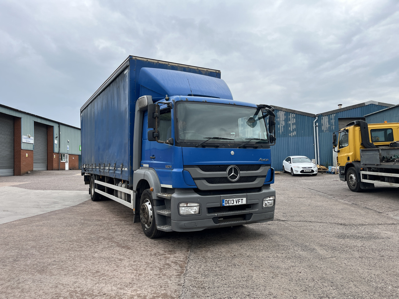 Mercedes Axor 1824 - Curtainsider truck: picture 1 Mercedes Axor 1824 - Curtainsider truck: picture 1