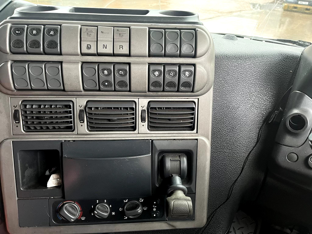 Tractor unit Iveco Stralis 450 4x2: picture 12