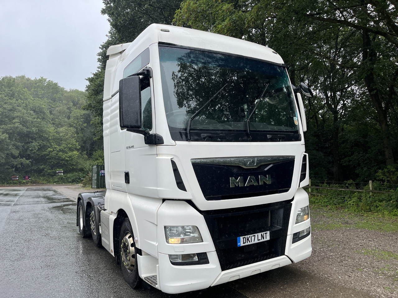 Tractor unit MAN 26 440: picture 1