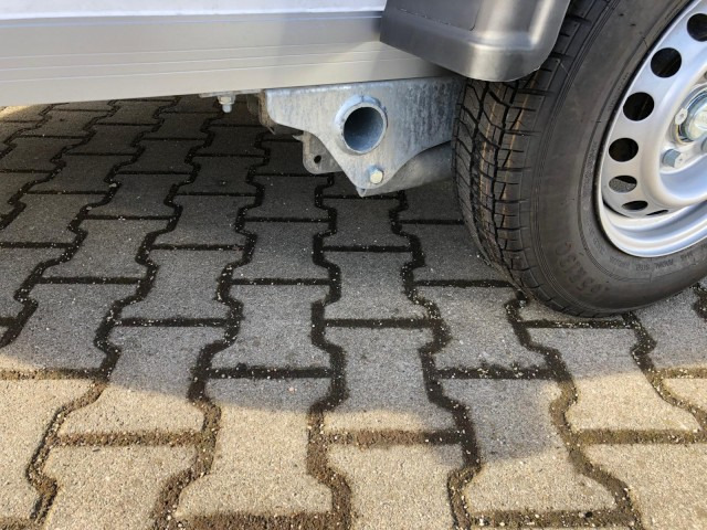 New Closed box trailer Cheval Liberte Debon Cargo 2 Poly +​ Türe weiß 1300 kg, 100 km/h, 300x155x168cm: picture 7