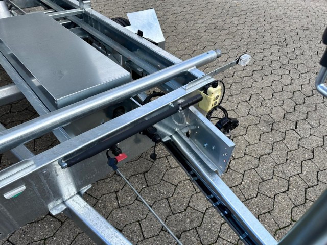 Humbaur 3-Seitenkipper HTK 2700.27 E-Pumpe Alu, 2670 x 1500 x 350 mm, 2,7 to. - Tipper trailer: picture 3 Humbaur 3-Seitenkipper HTK 2700.27 E-Pumpe Alu, 2670 x 1500 x 350 mm, 2,7 to. - Tipper trailer: picture 3