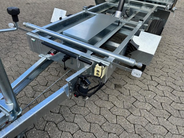 Humbaur 3-Seitenkipper HTK 2700.27 E-Pumpe Alu, 2670 x 1500 x 350 mm, 2,7 to. - Tipper trailer: picture 4 Humbaur 3-Seitenkipper HTK 2700.27 E-Pumpe Alu, 2670 x 1500 x 350 mm, 2,7 to. - Tipper trailer: picture 4