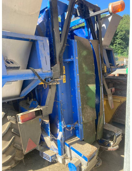 BRAUD TB15 - Grape harvesting machine: picture 3 BRAUD TB15 - Grape harvesting machine: picture 3