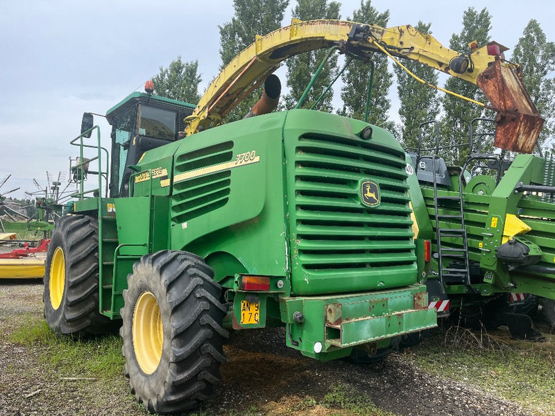 John Deere 7700 - Forage harvester: picture 3 John Deere 7700 - Forage harvester: picture 3