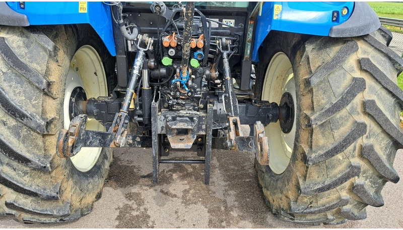 New Holland T 4.105 - Farm tractor: picture 5 New Holland T 4.105 - Farm tractor: picture 5