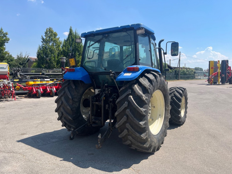 New Holland TL 100 A - Farm tractor: picture 5 New Holland TL 100 A - Farm tractor: picture 5