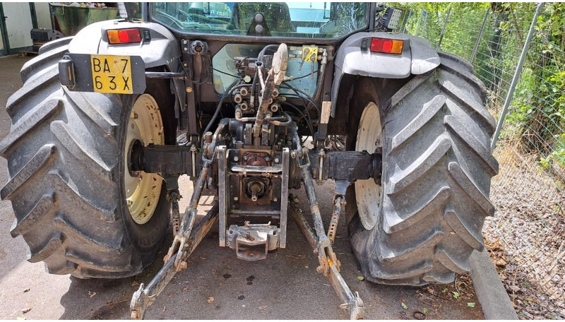 New Holland TN 95 D A - Farm tractor: picture 4 New Holland TN 95 D A - Farm tractor: picture 4