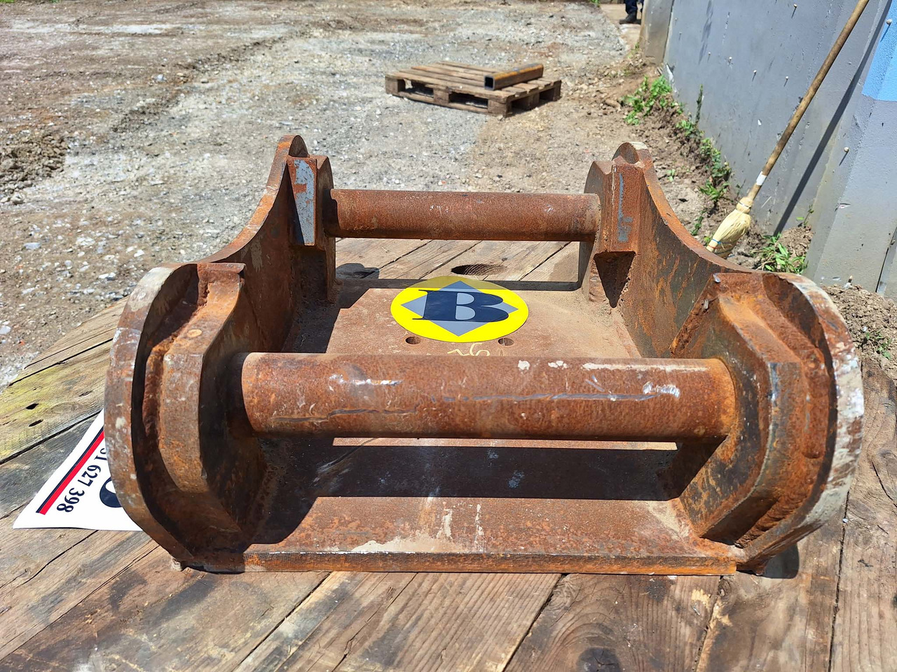Attachment plate S60 - Quick coupler for Construction machinery: picture 4 Attachment plate S60 - Quick coupler for Construction machinery: picture 4