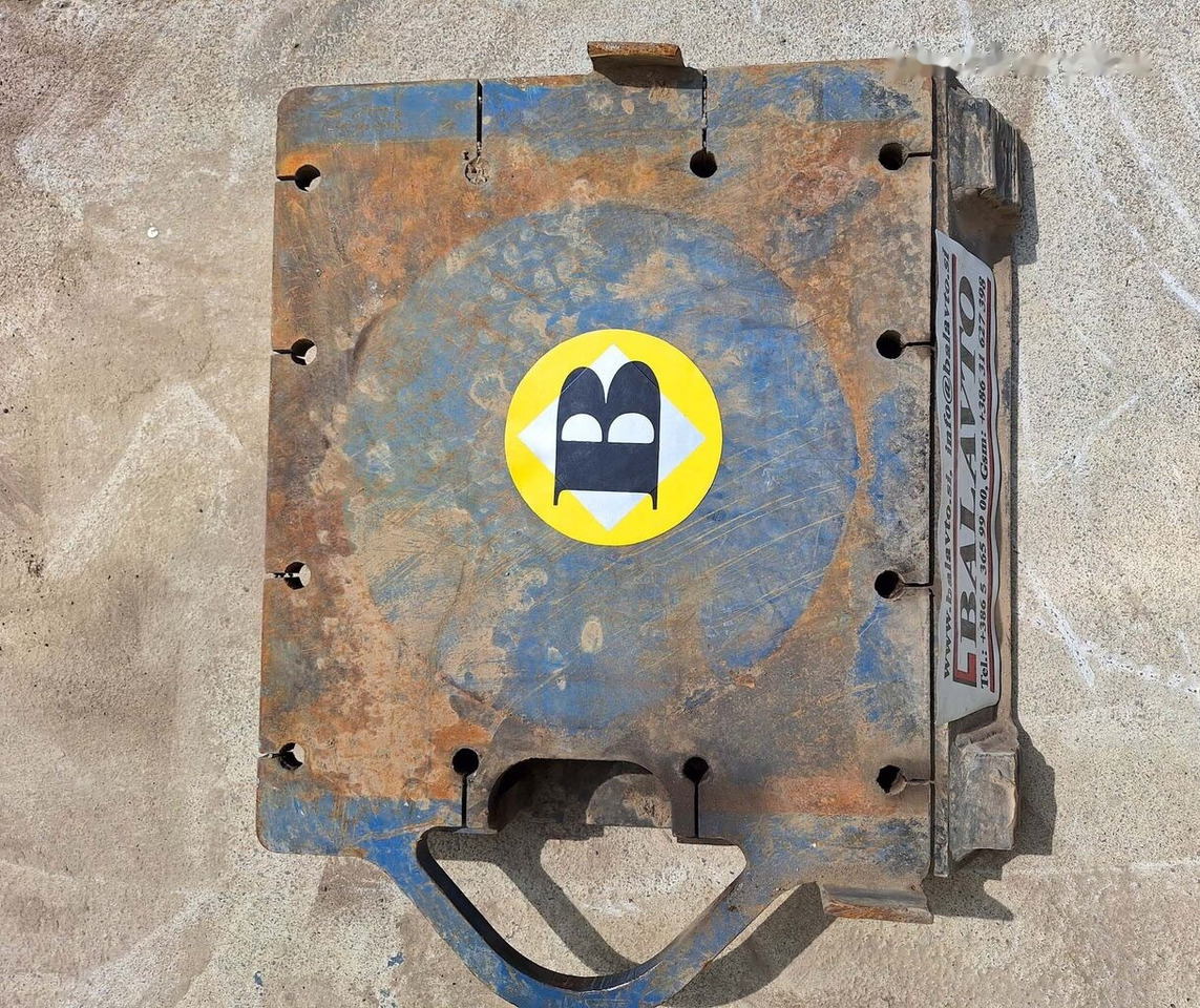 Quick coupler for Excavator Attachment plate: picture 9