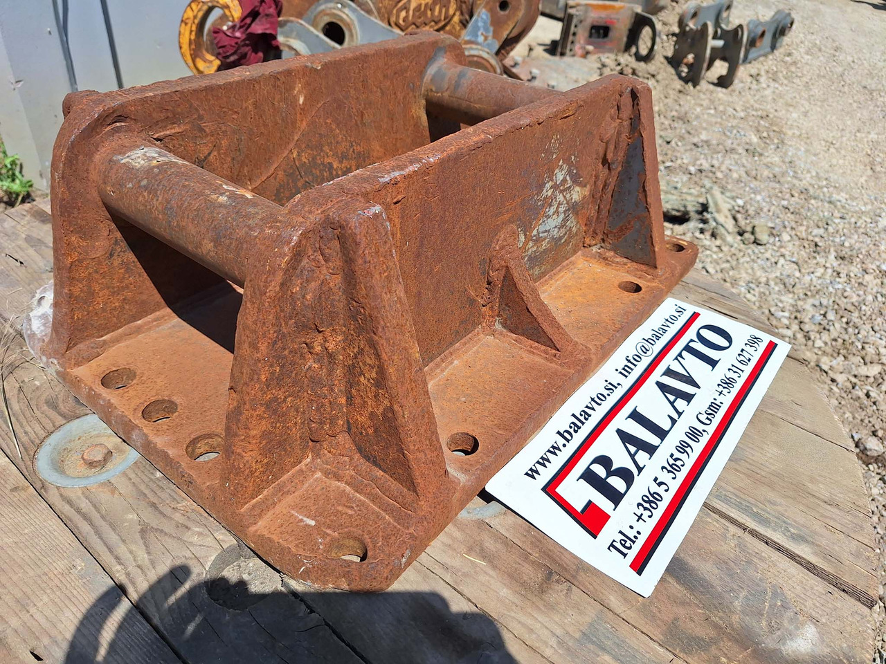 Attachment plate - Quick coupler for Construction machinery: picture 1 Attachment plate - Quick coupler for Construction machinery: picture 1