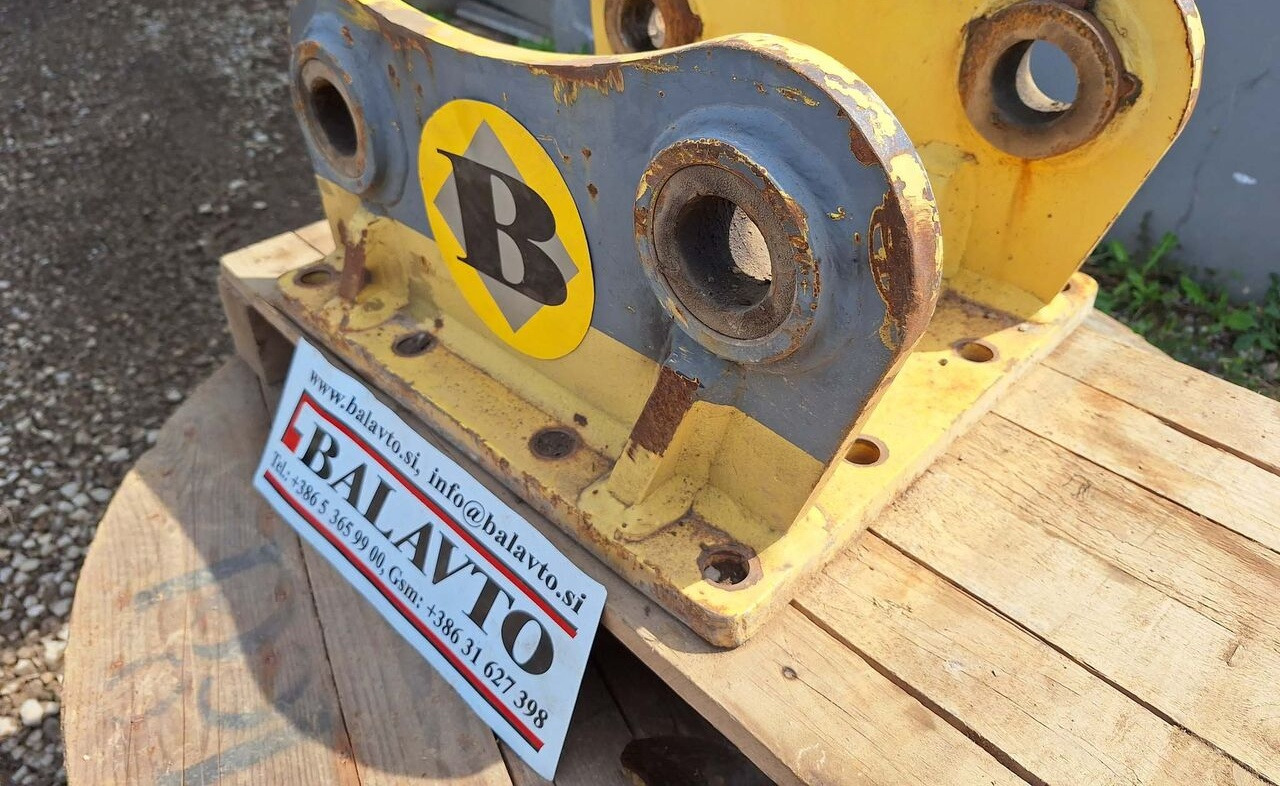 Attachment plate - Quick coupler for Excavator: picture 3 Attachment plate - Quick coupler for Excavator: picture 3