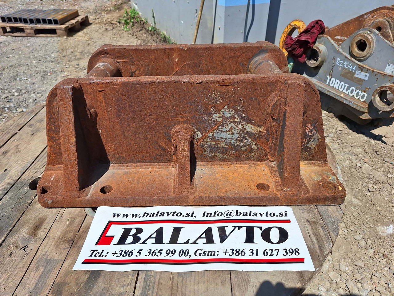 Attachment plate - Quick coupler for Construction machinery: picture 2 Attachment plate - Quick coupler for Construction machinery: picture 2